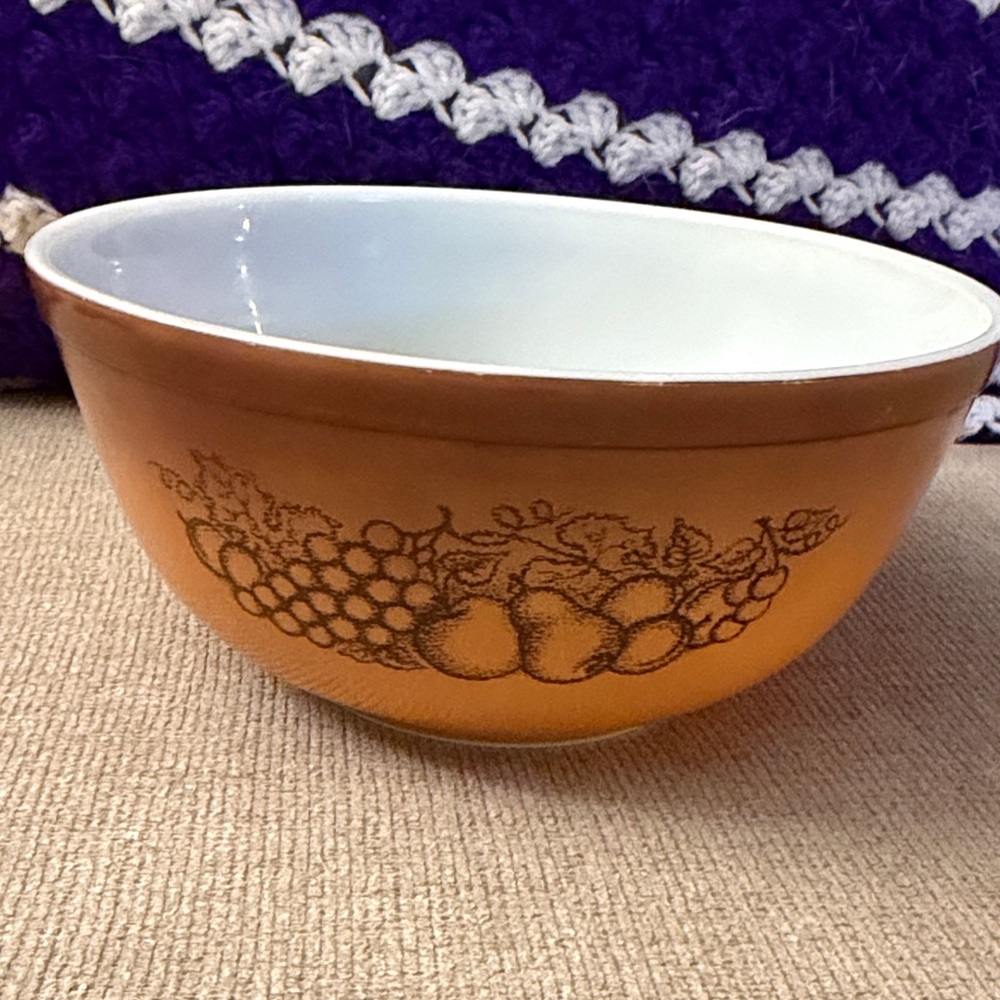 Vintage Pyrex Old Orchard 2 1/2 Quart #403 Mixing Bowl